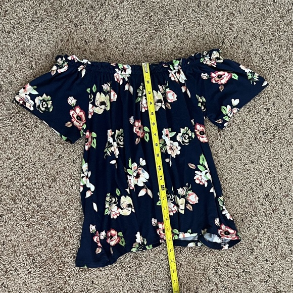 *⭐️ 3/$20* Rue21 Off the Shoulder Floral Top - Picture 2 of 4